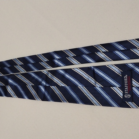 Stafford Performance Multiple Shades of Blue Diagonal Stripes NT#33 - Picture 10 of 13